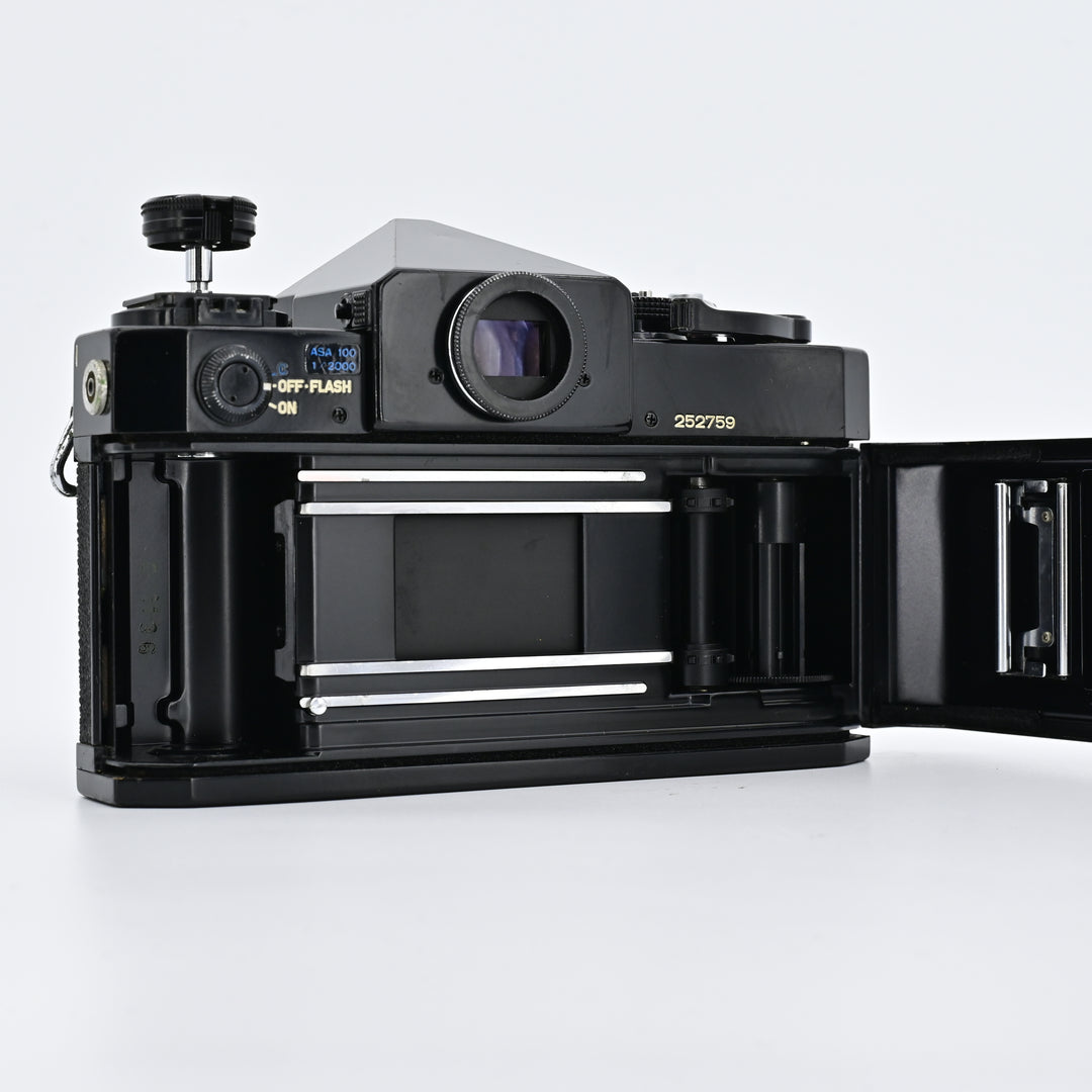 Canon F1 Black + FD 50mm F1.4 Lens