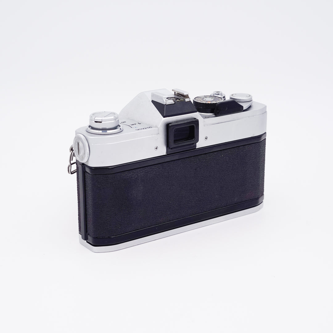 Canon FTb w/ FD 50mm f/1.8