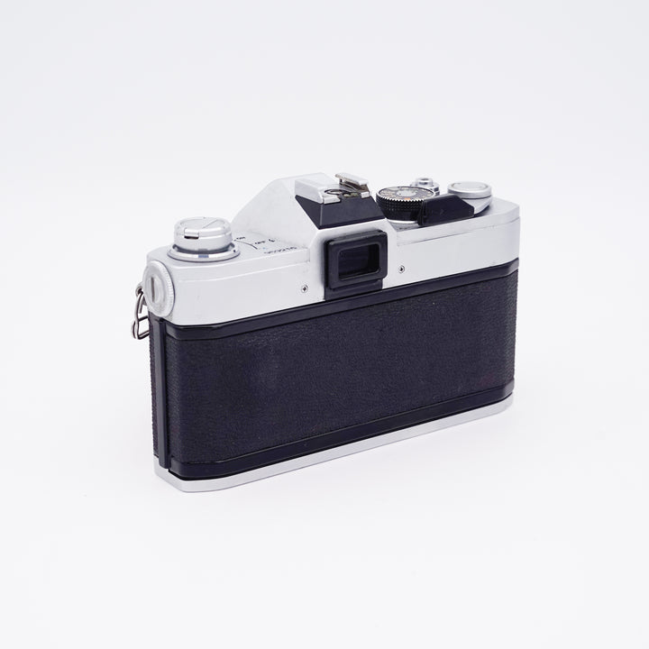 Canon FTb w/ FD 50mm f/1.8