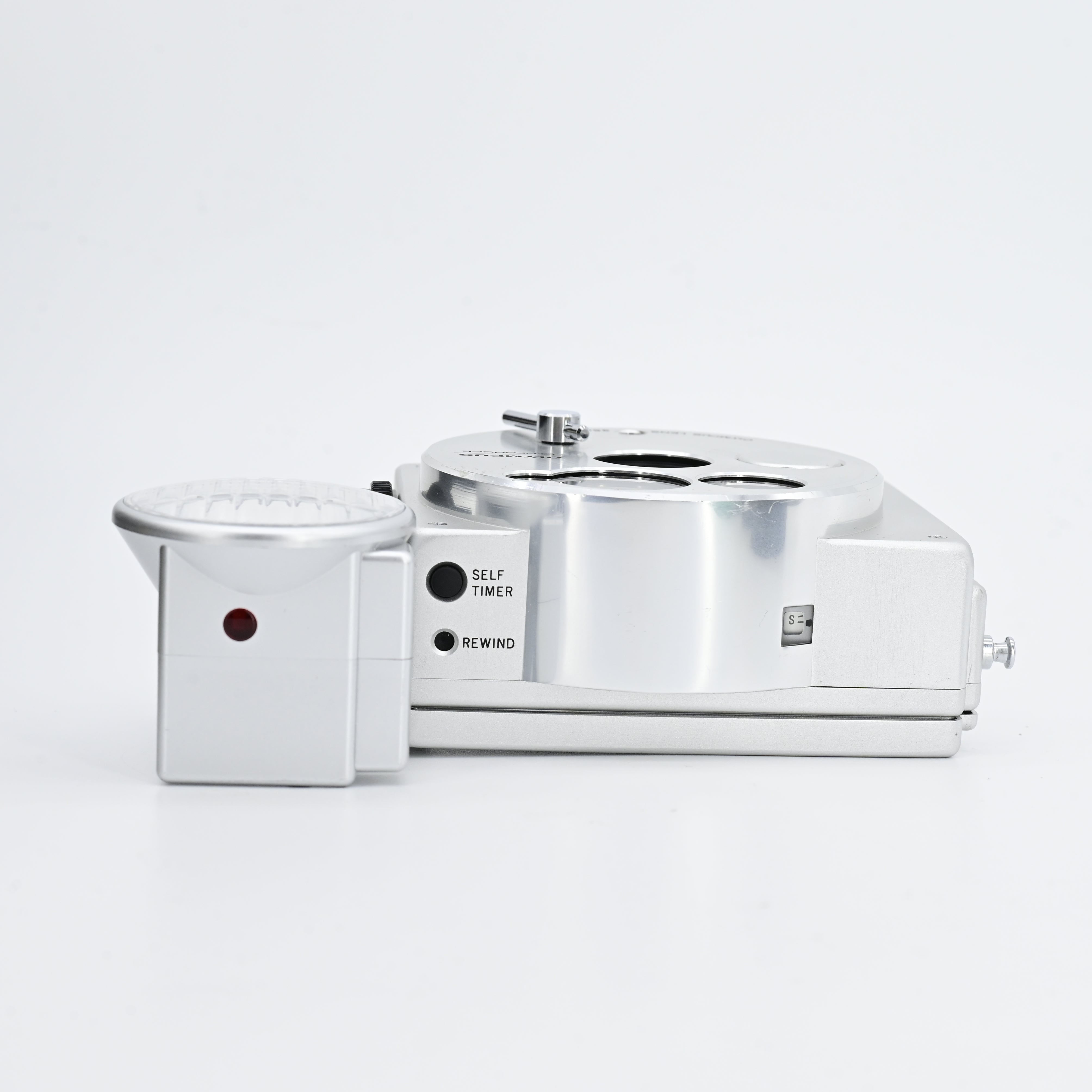 Olympus O.Product Film Camera (70週年限量版) – SHOWA