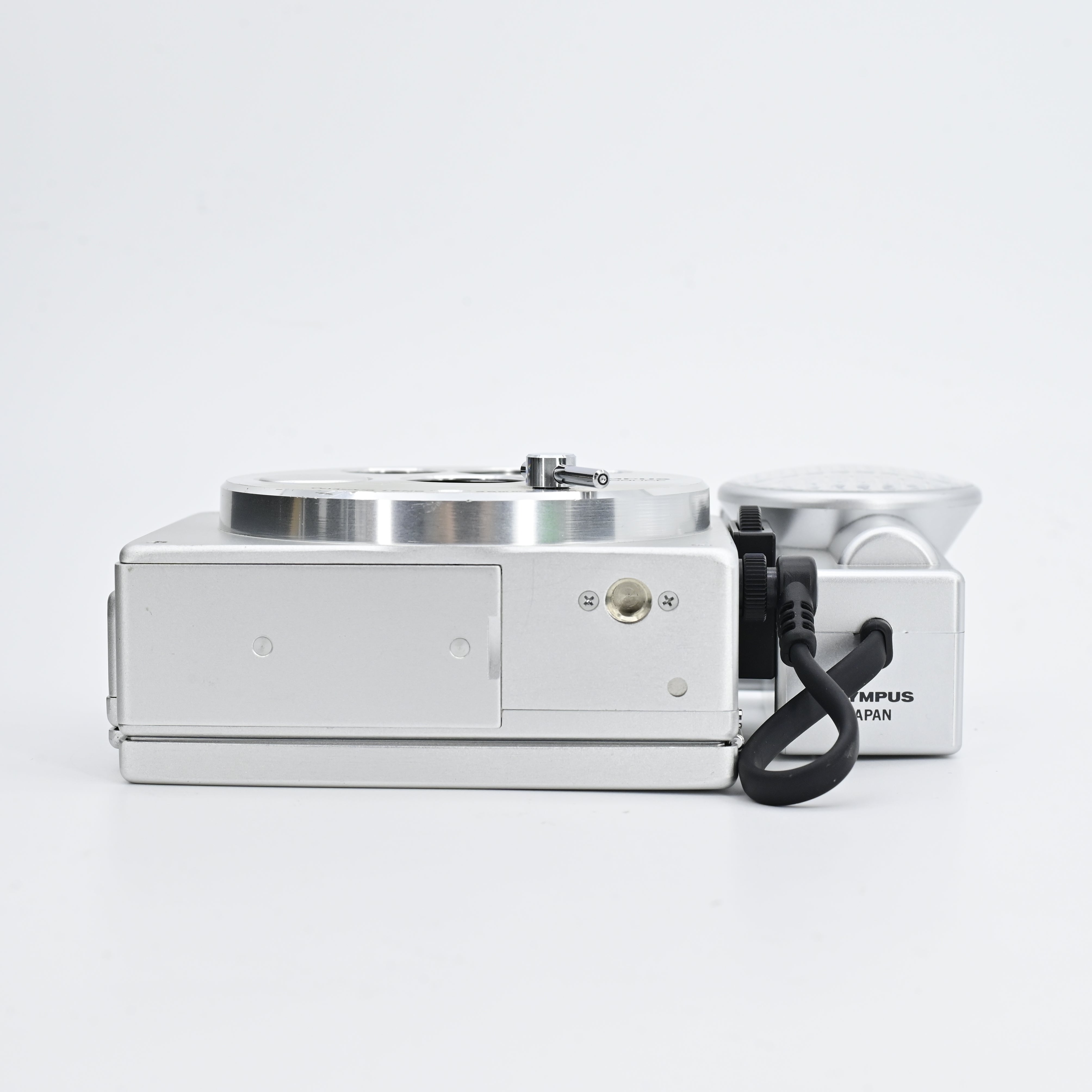 Olympus O.Product Film Camera (70週年限量版) – SHOWA