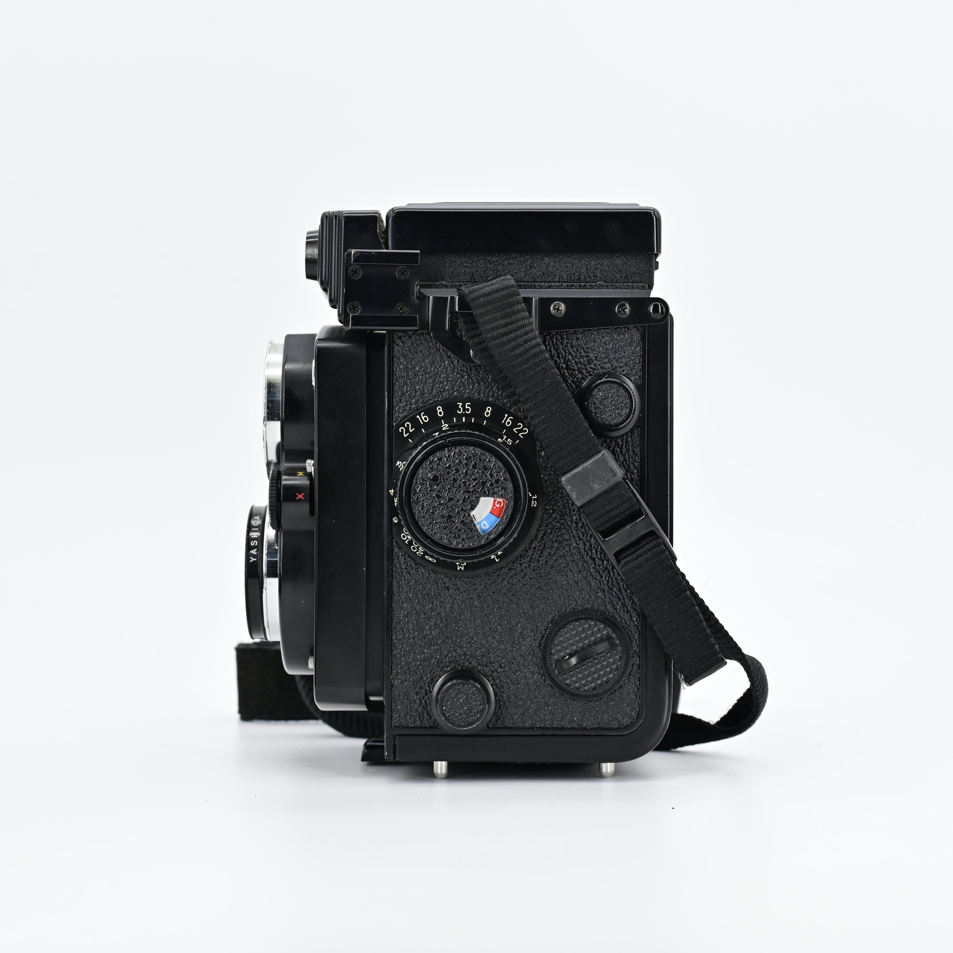 Yashica Mat 124G with Case – SHOWA Yashica Mat 124G with Case – SHOWA