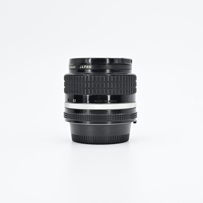 Nikon Nikkor 28mm f/2.8 Lens