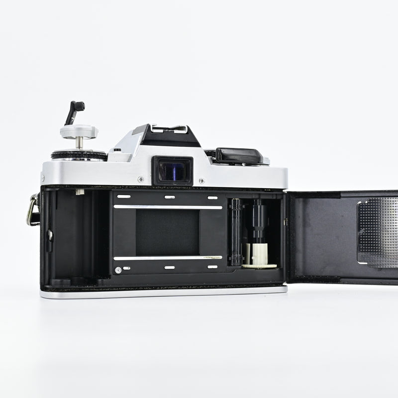 Minolta X-70 + MD Rokkor 50/1.7 Lens