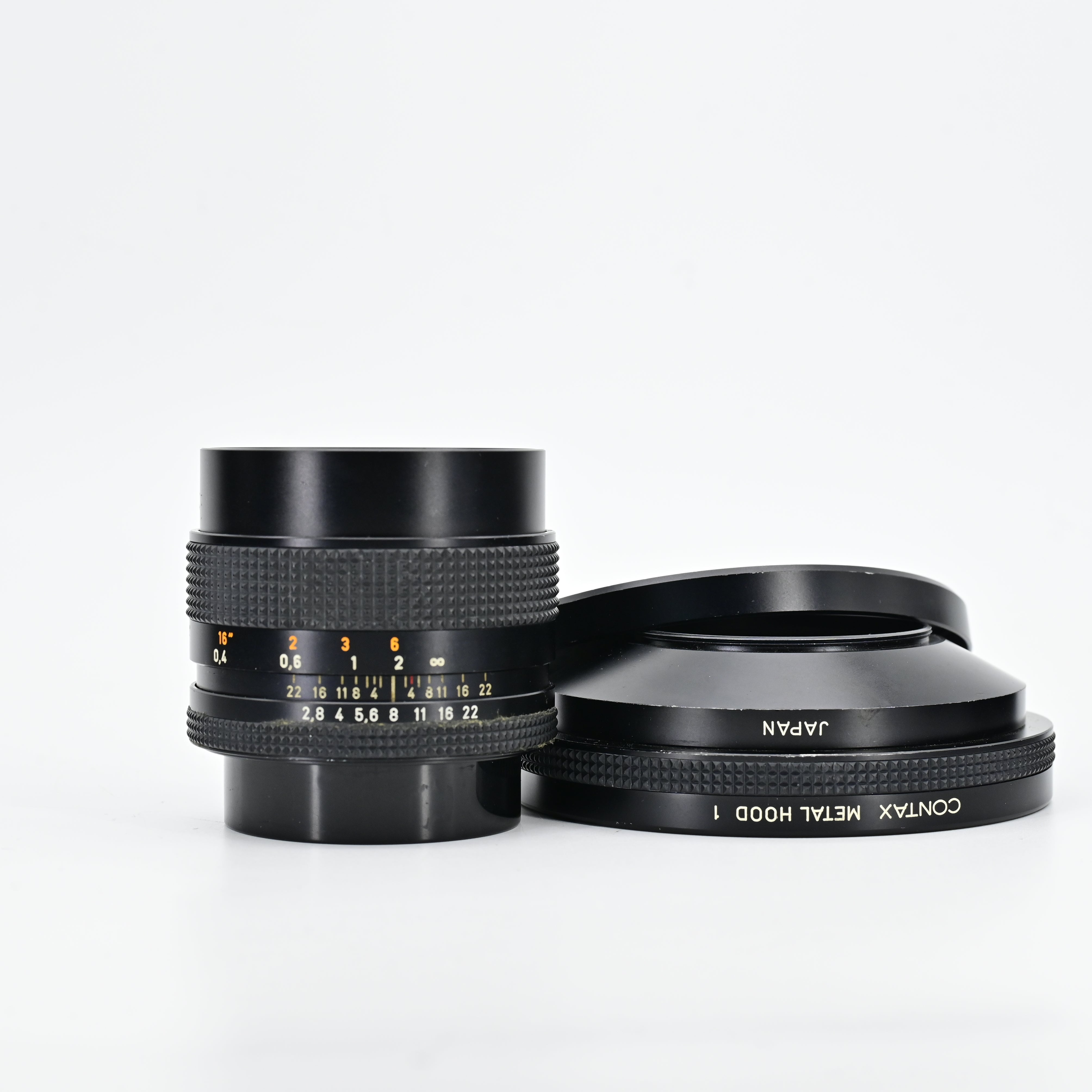 Contax Carl Zeiss Distagon 28mm F2.8 T* w/ Hood AEJ – SHOWA