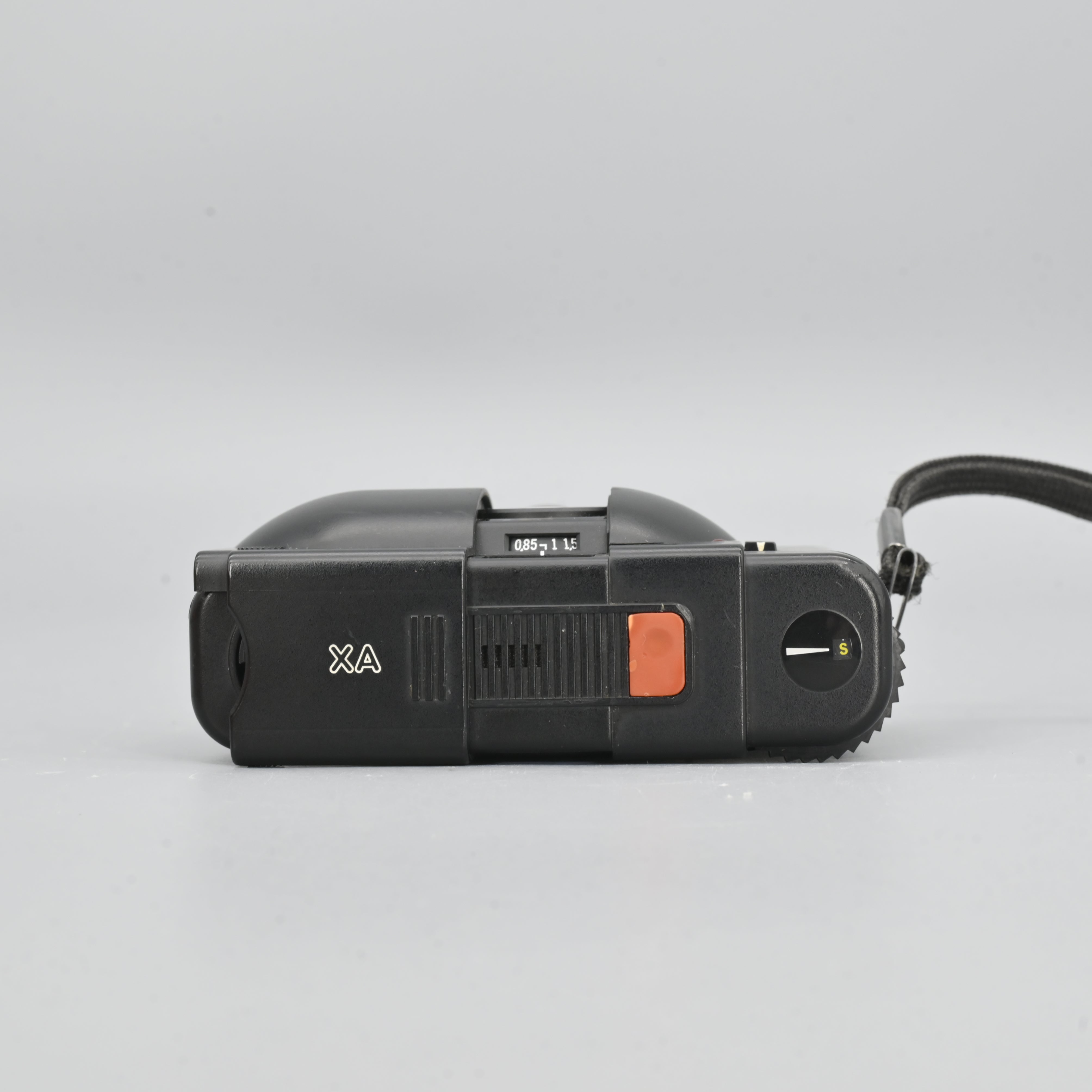 Olympus XA. – SHOWA