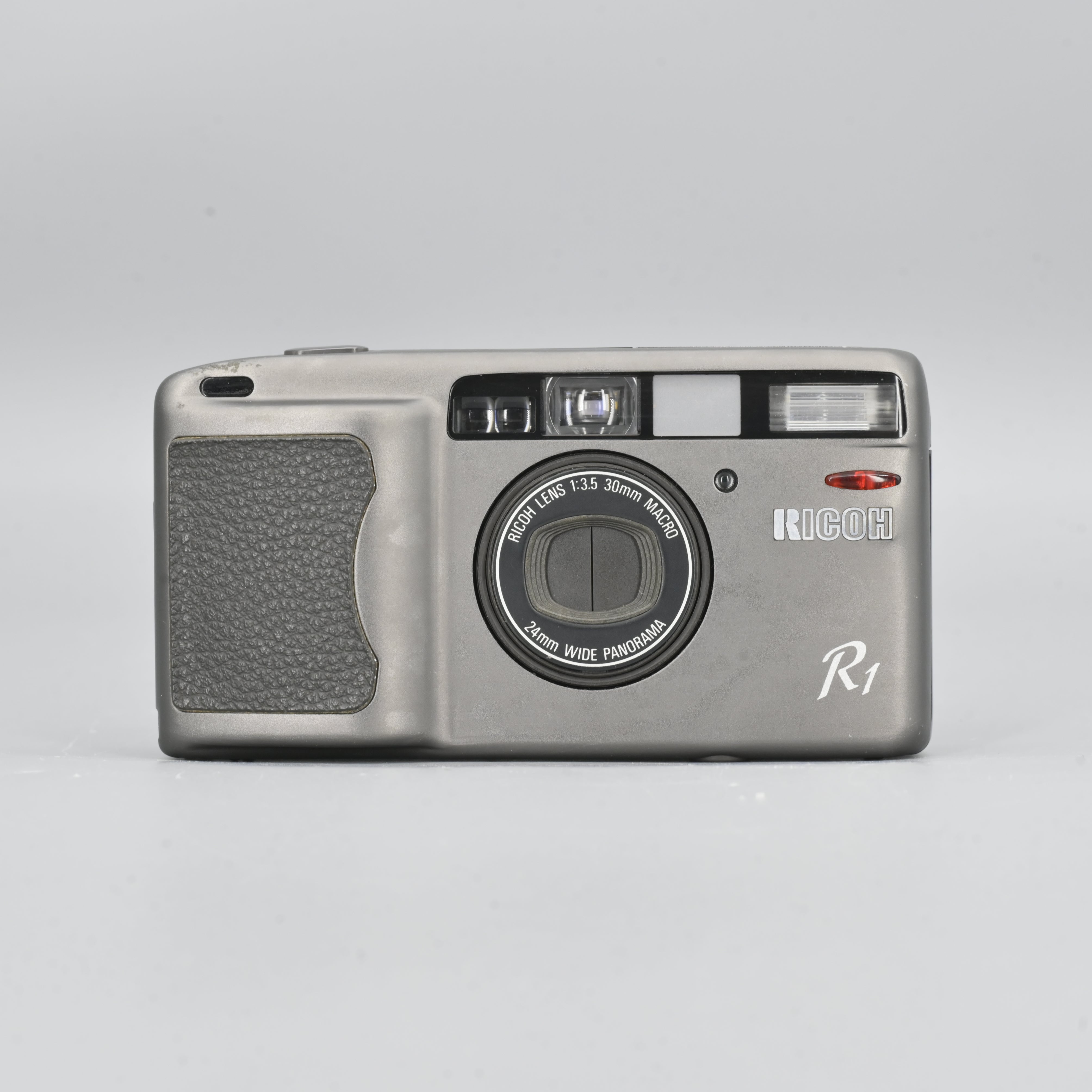 Ricoh R1. – SHOWA