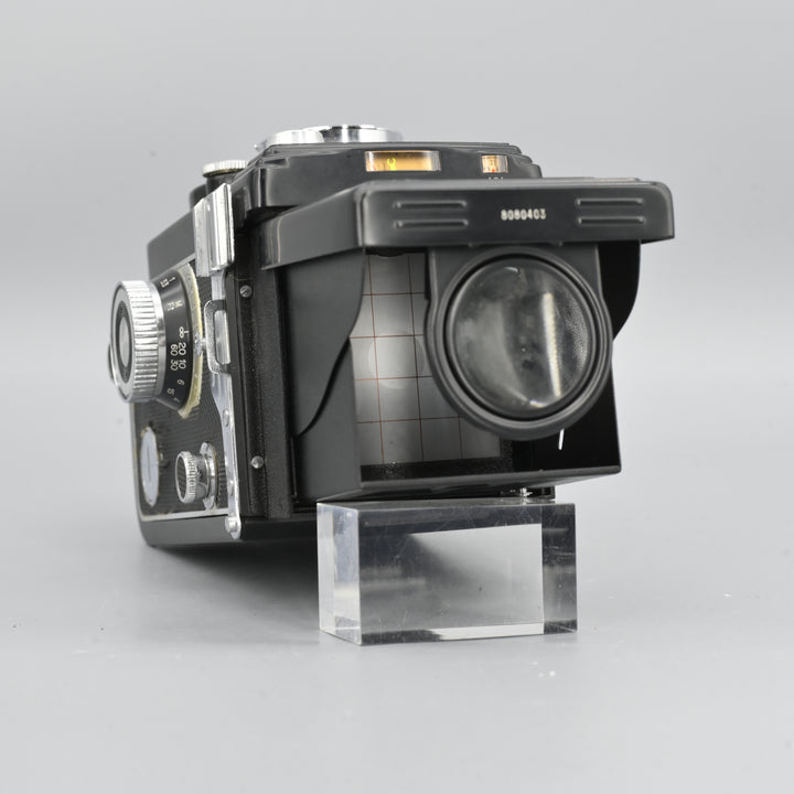 Yashica Mat 124 [READ].