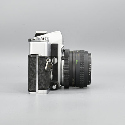 Minolta SRT101 + Makinon 28mm F2.8 Lens