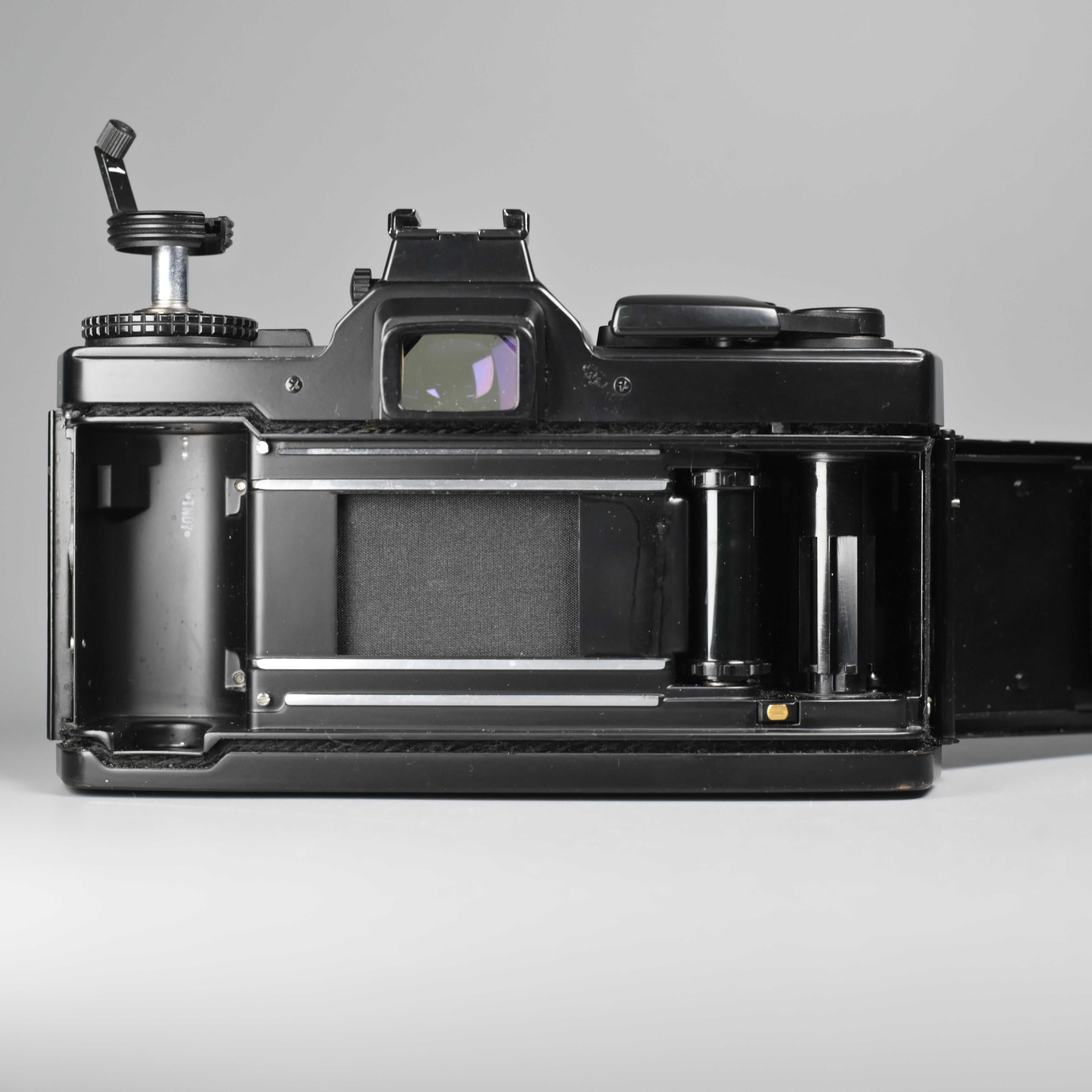 Olympus OM4 Black + Auto-S 50/1.8 Lens – SHOWA