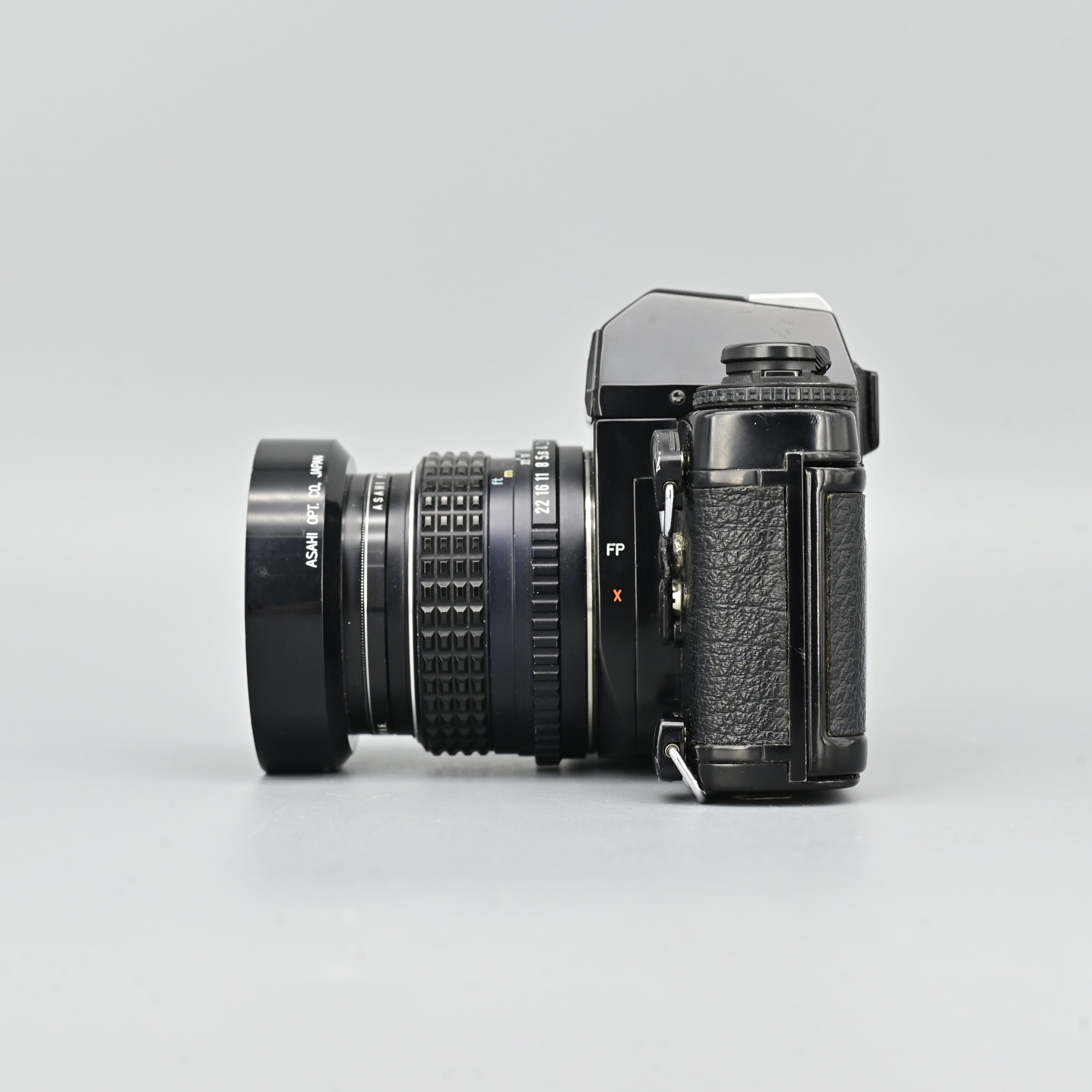 Pentax LX + SMC 50mm F1.4 + Hand Grip – SHOWA