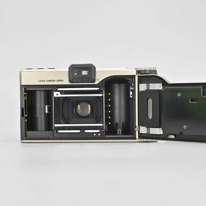 Leica Minilux.