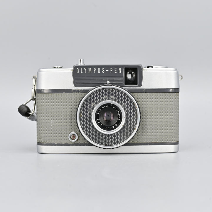 Olympus PEN-EE.