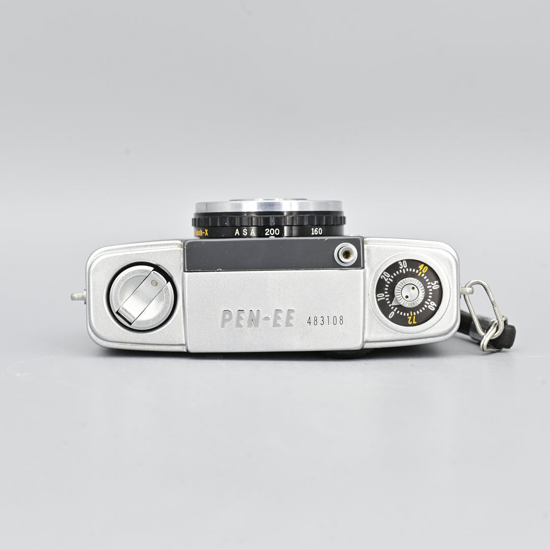 Olympus PEN-EE.