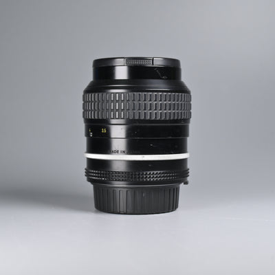 Nikon 105mm F2.5 lens