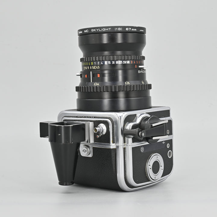 Hasselblad SWC + C12 film magazine.