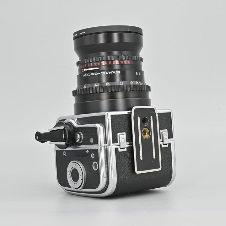 Hasselblad SWC + C12 film magazine.