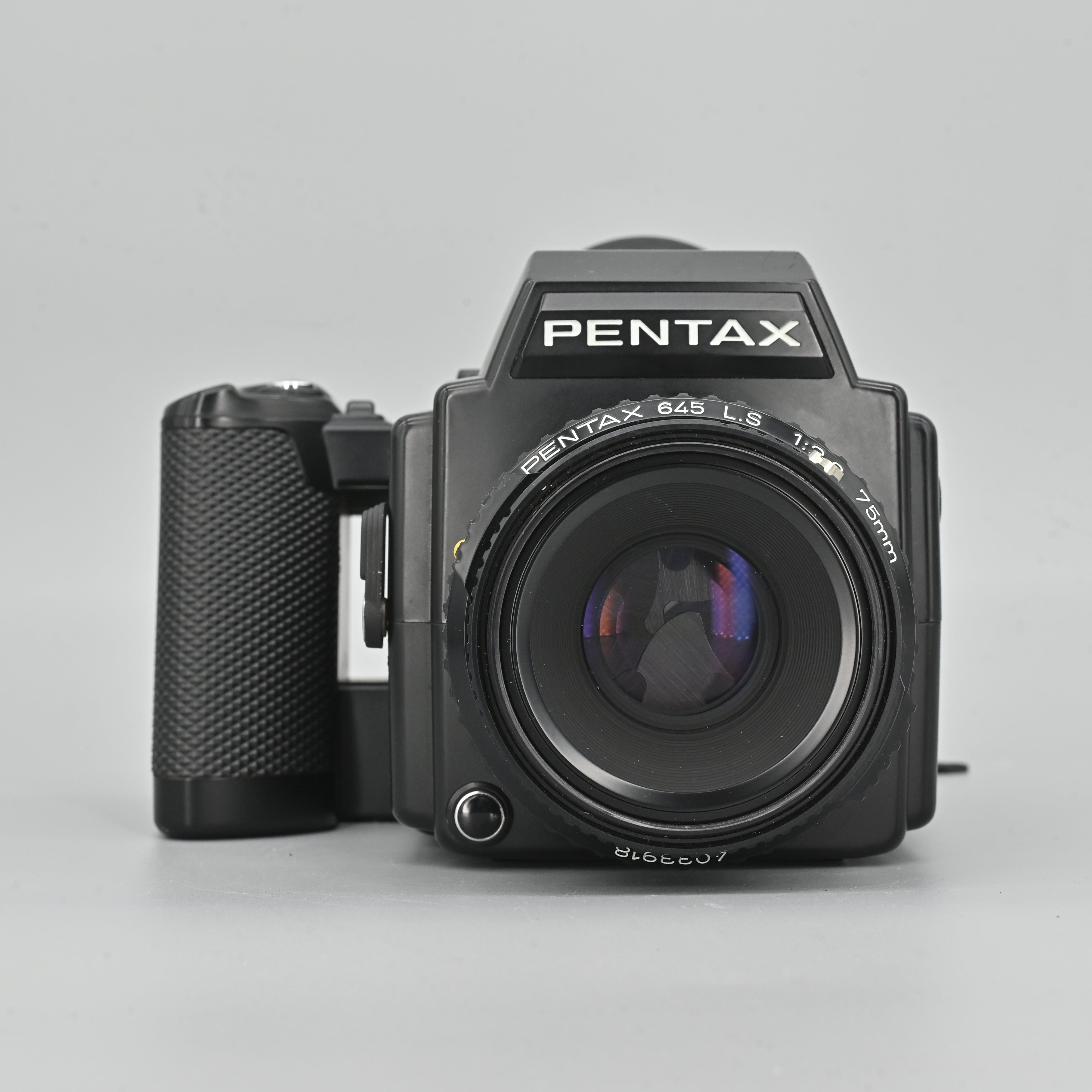 Pentax 645 + SMC Pentax L.S 75mm F2.8 Lens – SHOWA