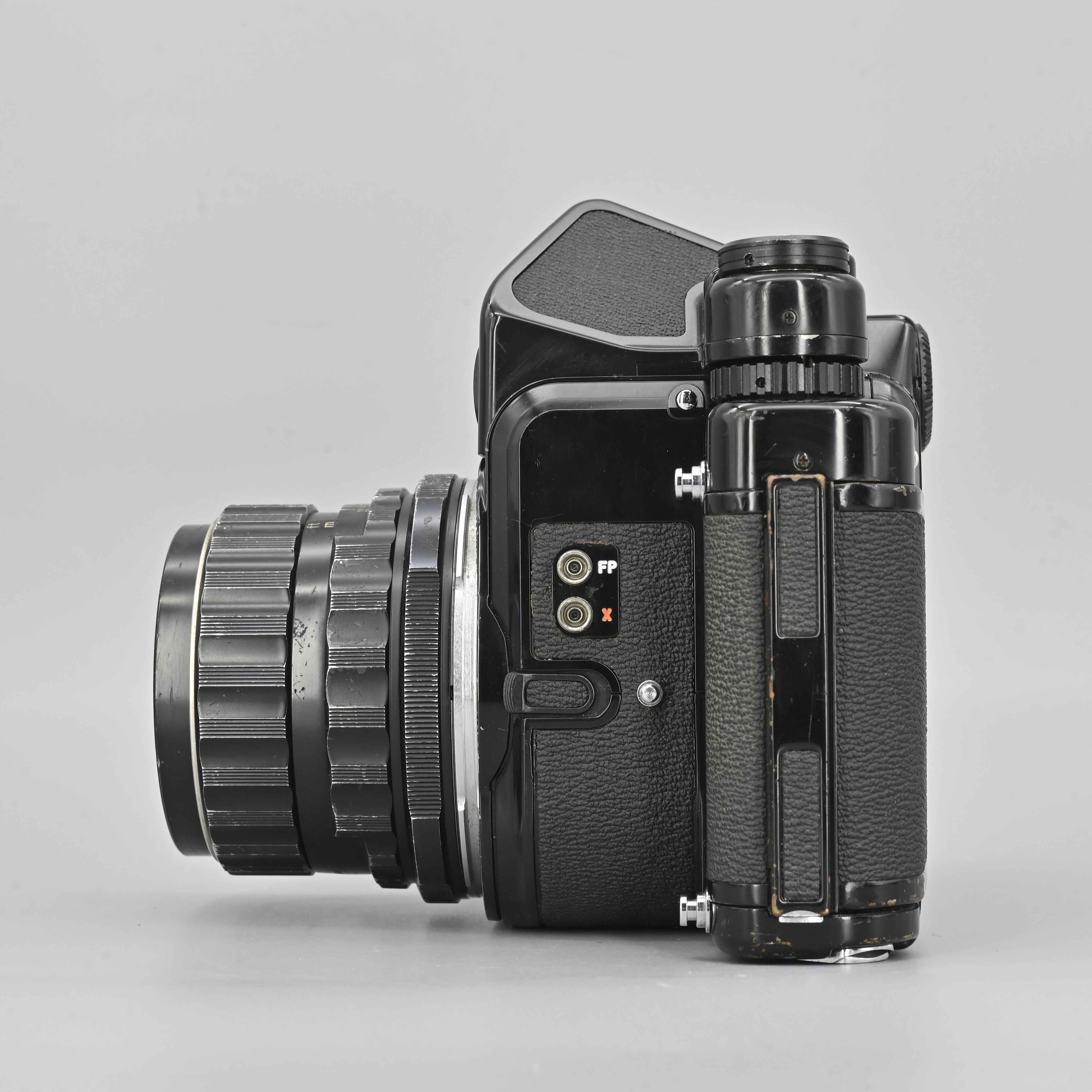 Pentax 67 + Takumar-6x7 105mm F2.4 Lens. – SHOWA