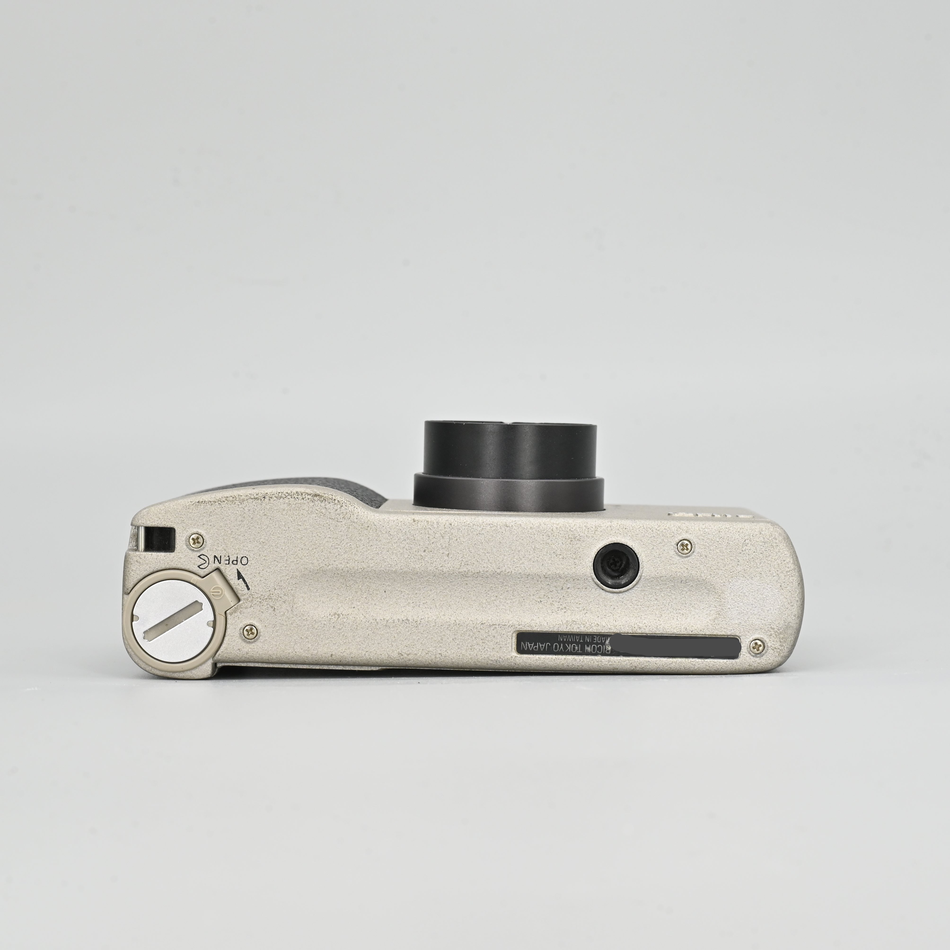 Ricoh GR1s. – SHOWA