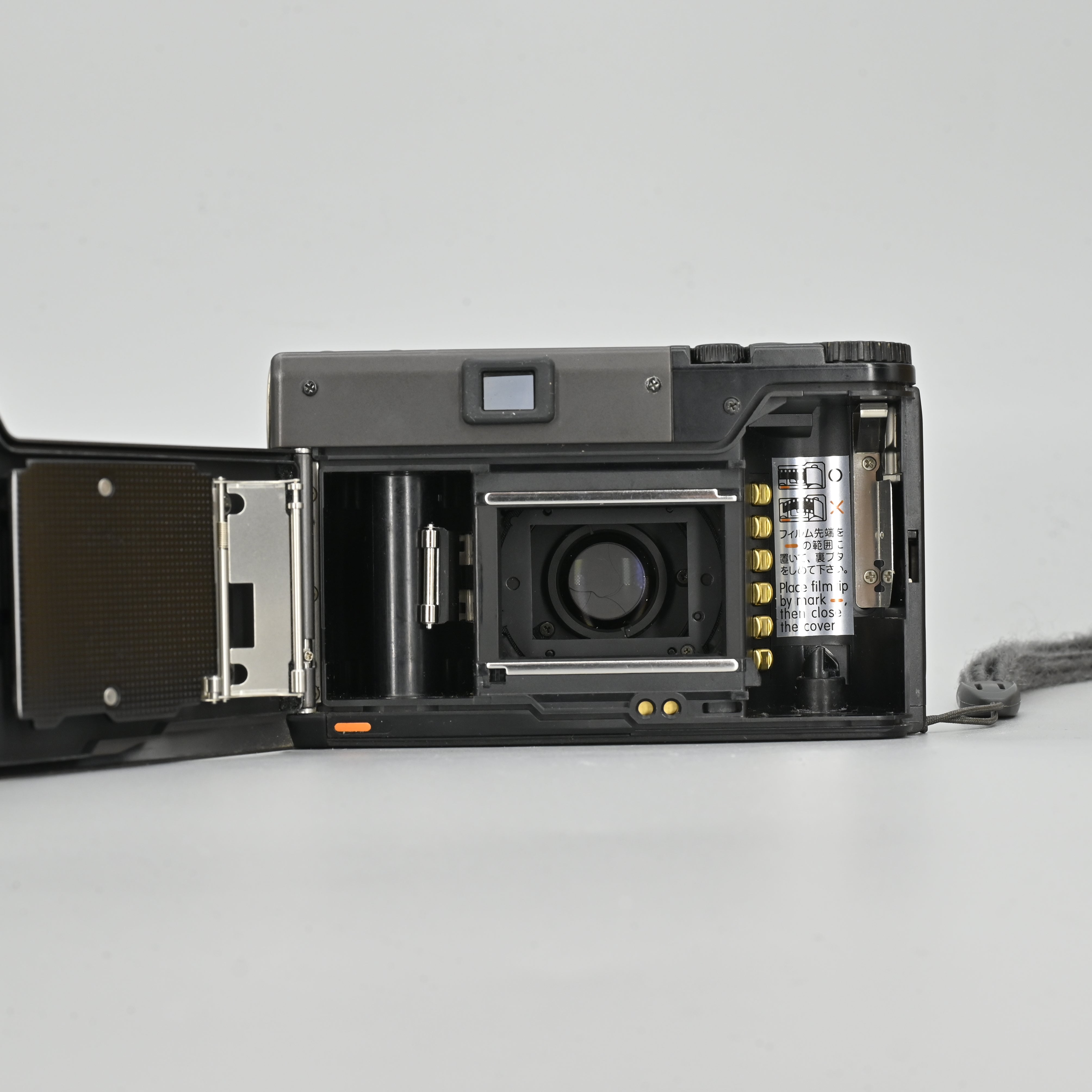 Contax T3 Titanium Black (Box Set) – SHOWA