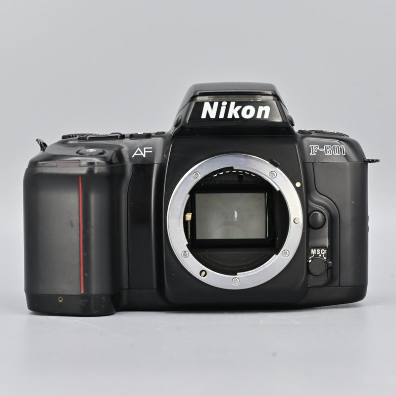 Nikon F-601 Body Only [READ].