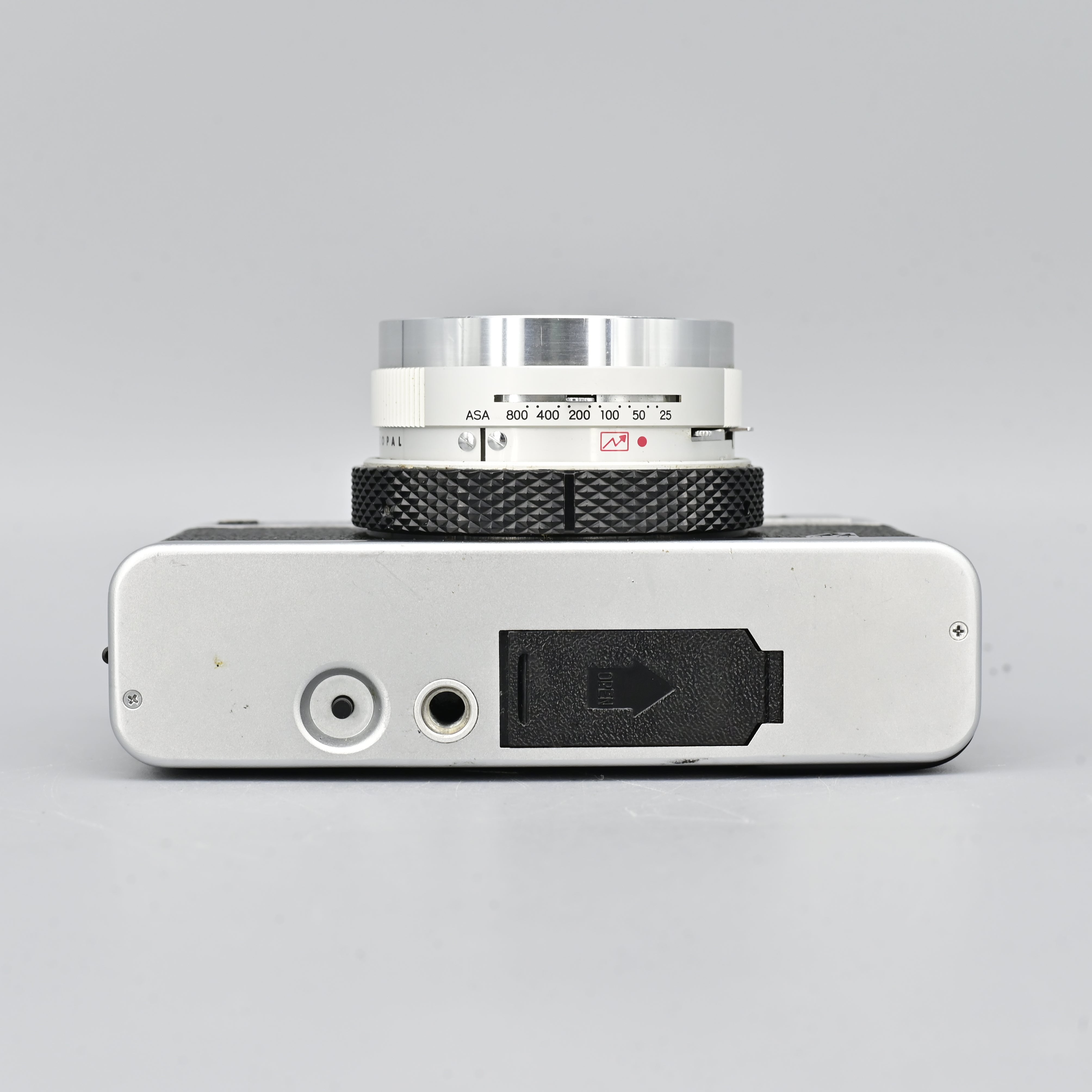 Yashica Electro35 GX. – SHOWA