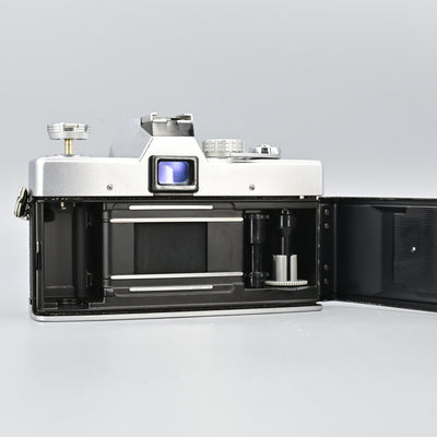 Minolta SRT200 + MC 58mm F1.4 Lens