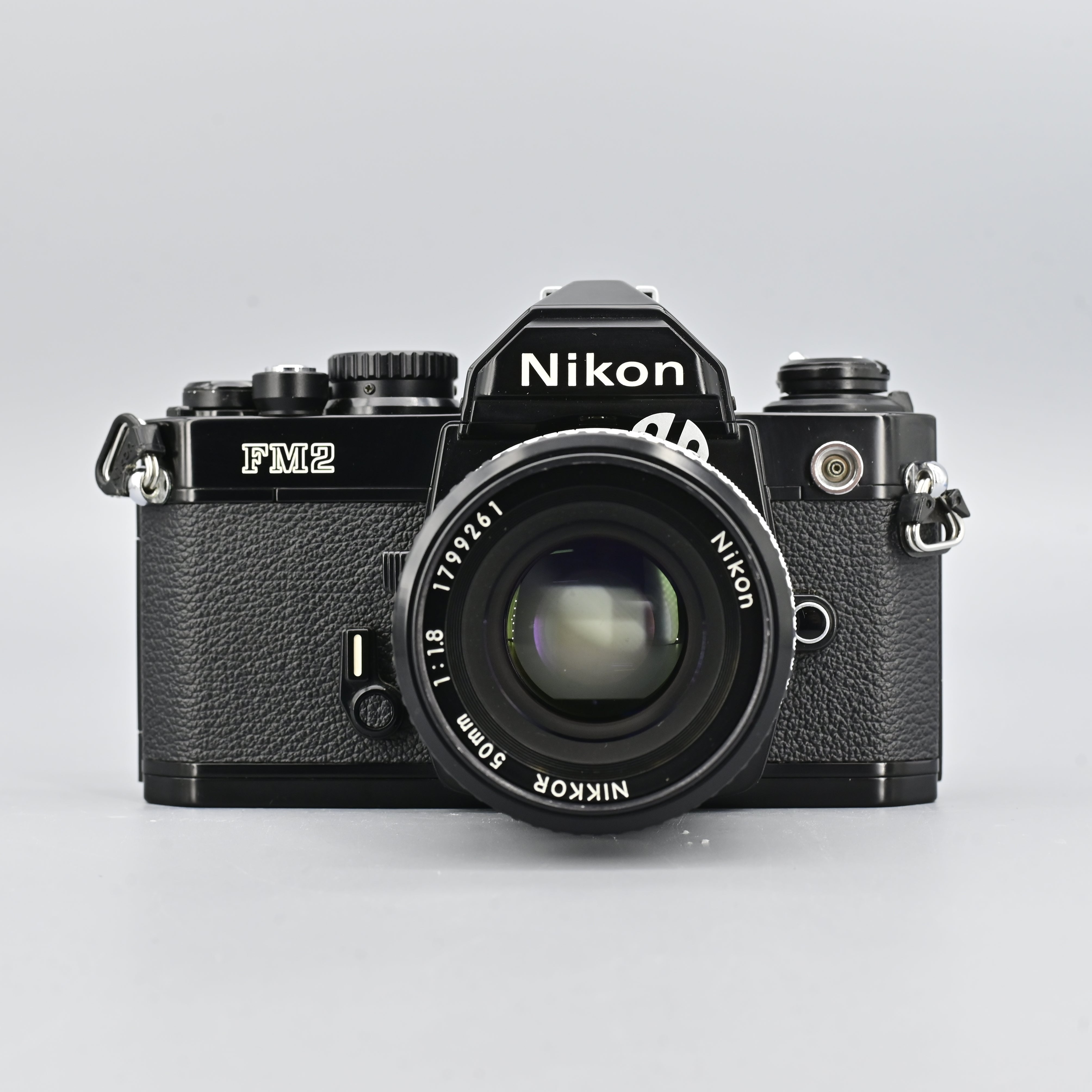 Nikon FM2 50mm F1.8レンズ File:Nikon FM2 et Nikkor 50mm f1.8.jpg - Wikimedia Commons