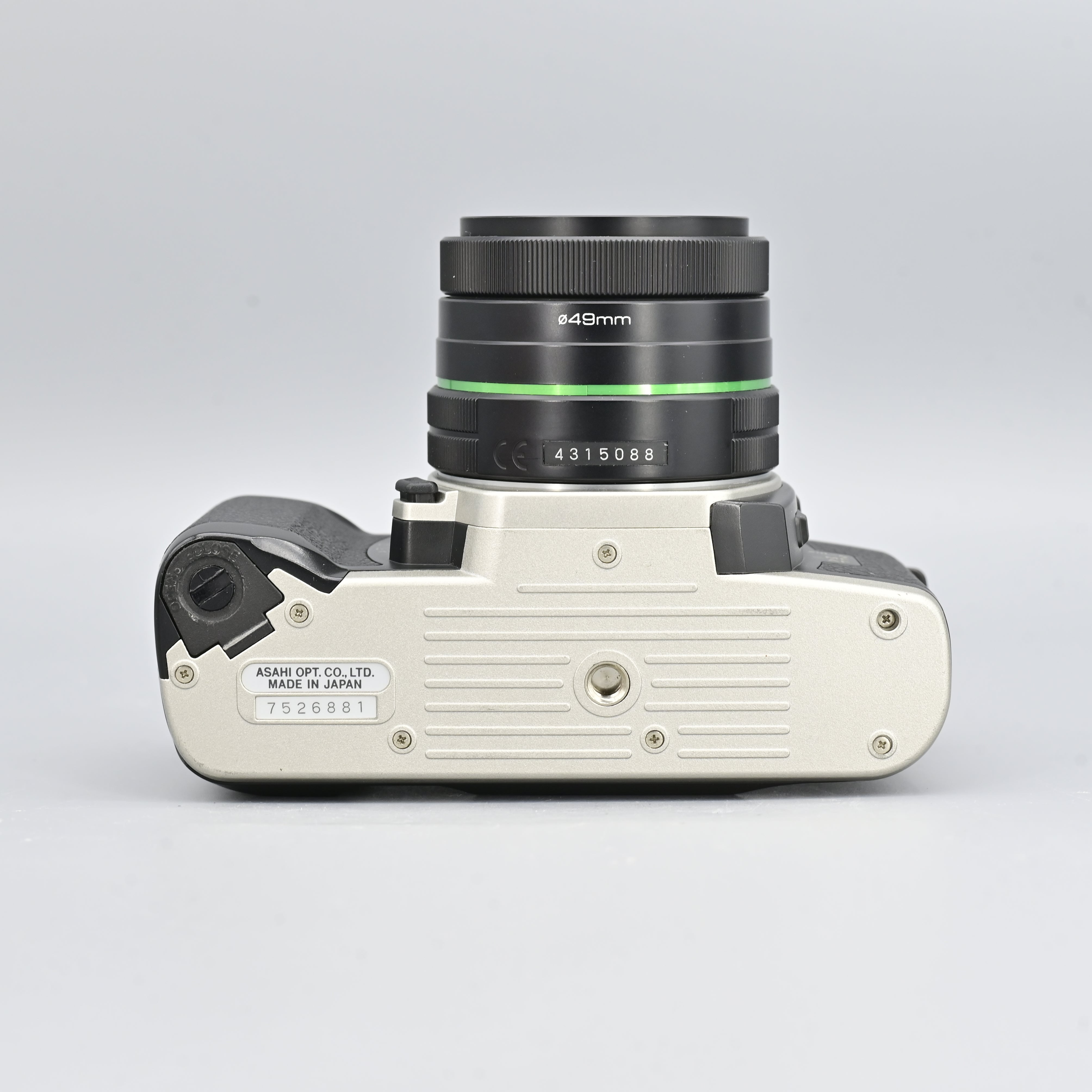 Pentax MZ-3 + SMC 35mm F2.4 AL Lens – SHOWA