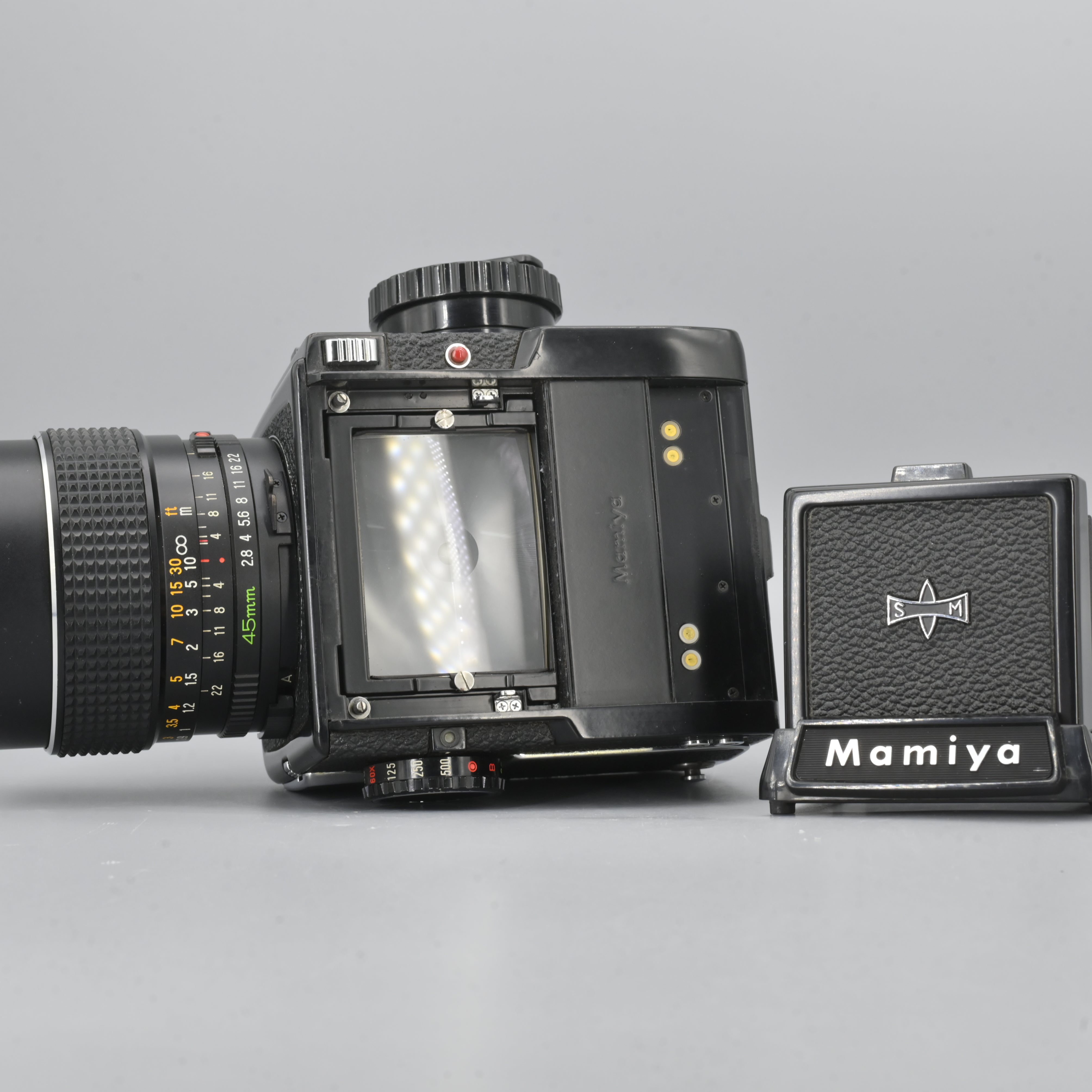 Mamiya M645 + Sekor C 45mm F2.8 Lens – SHOWA