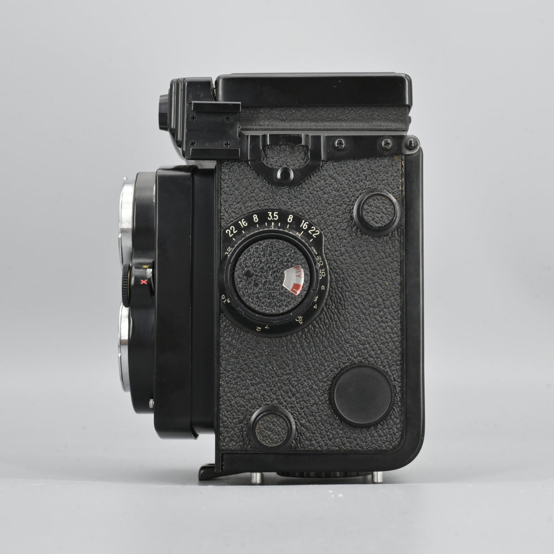 Yashica Mat 124G with Case.