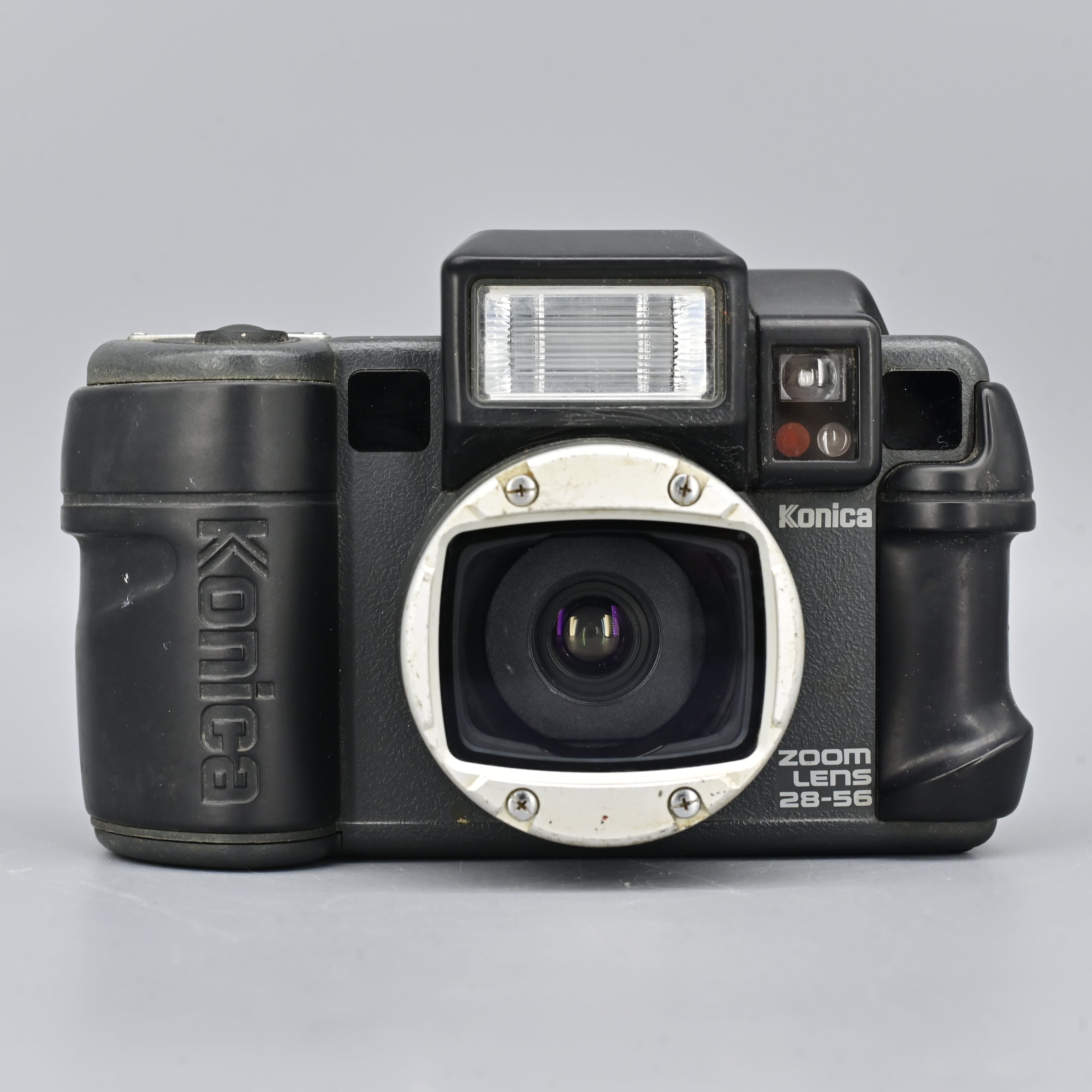 Konica 現場監督28-56 Zoom – SHOWA