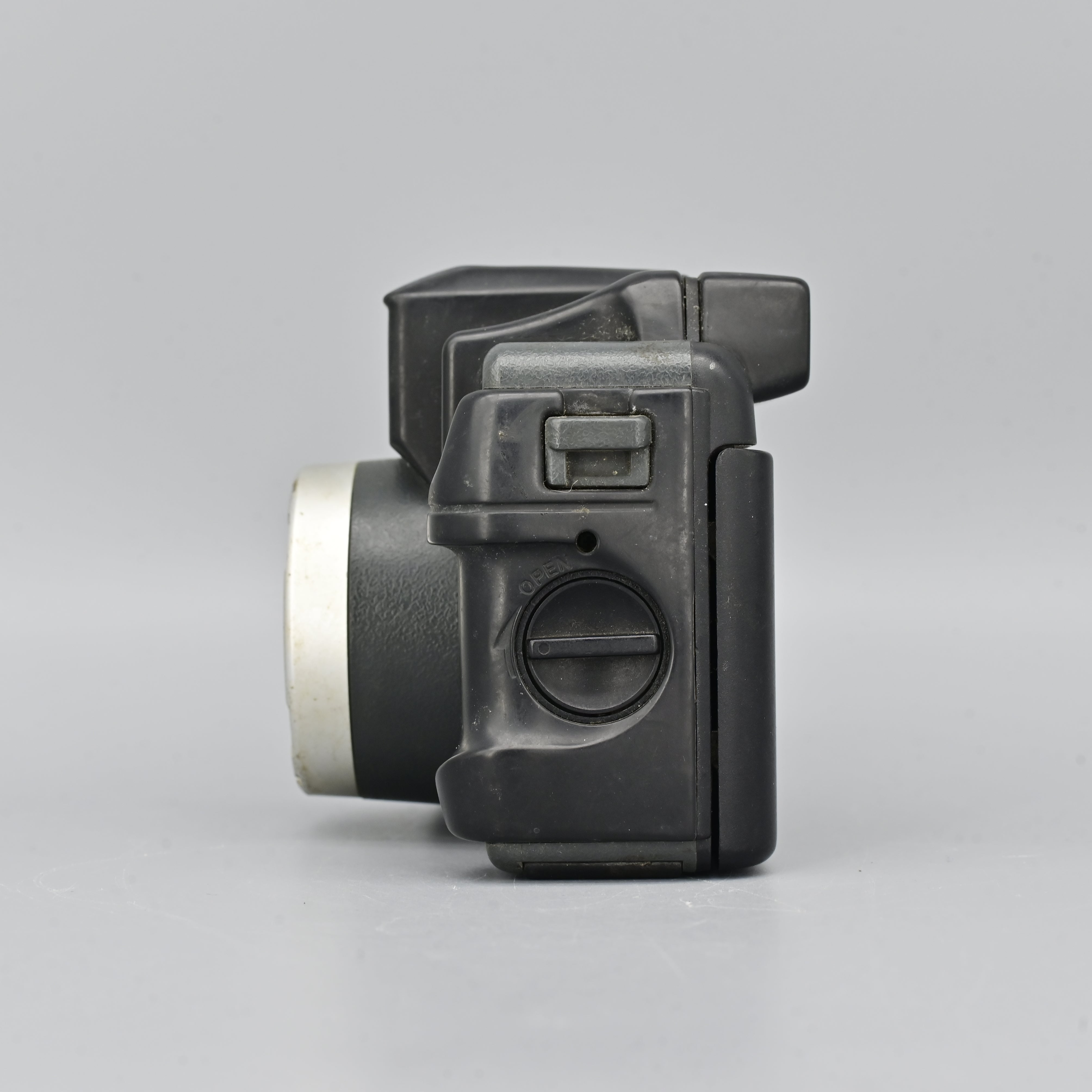 Konica 現場監督28-56 Zoom – SHOWA