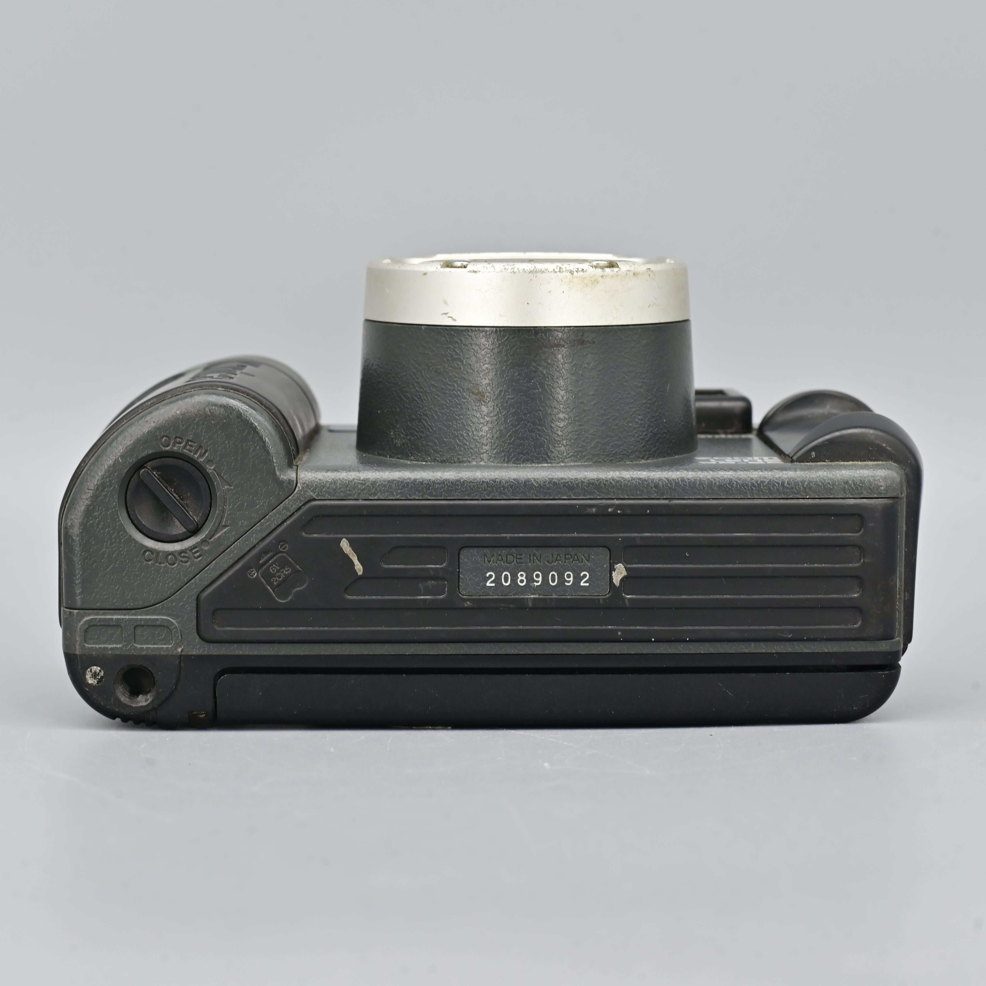 Konica 現場監督28-56 Zoom – SHOWA