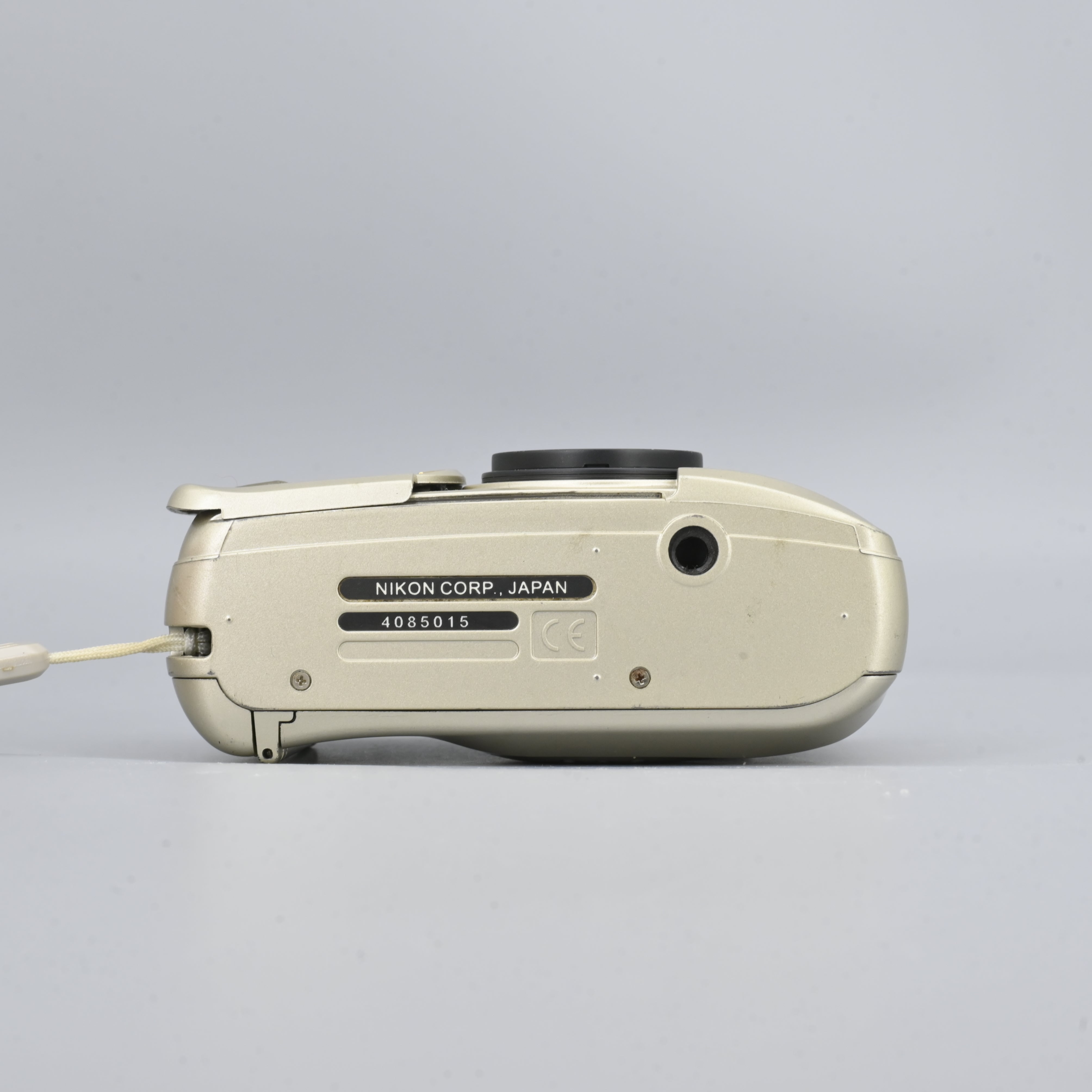 Nikon Lite-Touch Zoom 70W [READ] – SHOWA