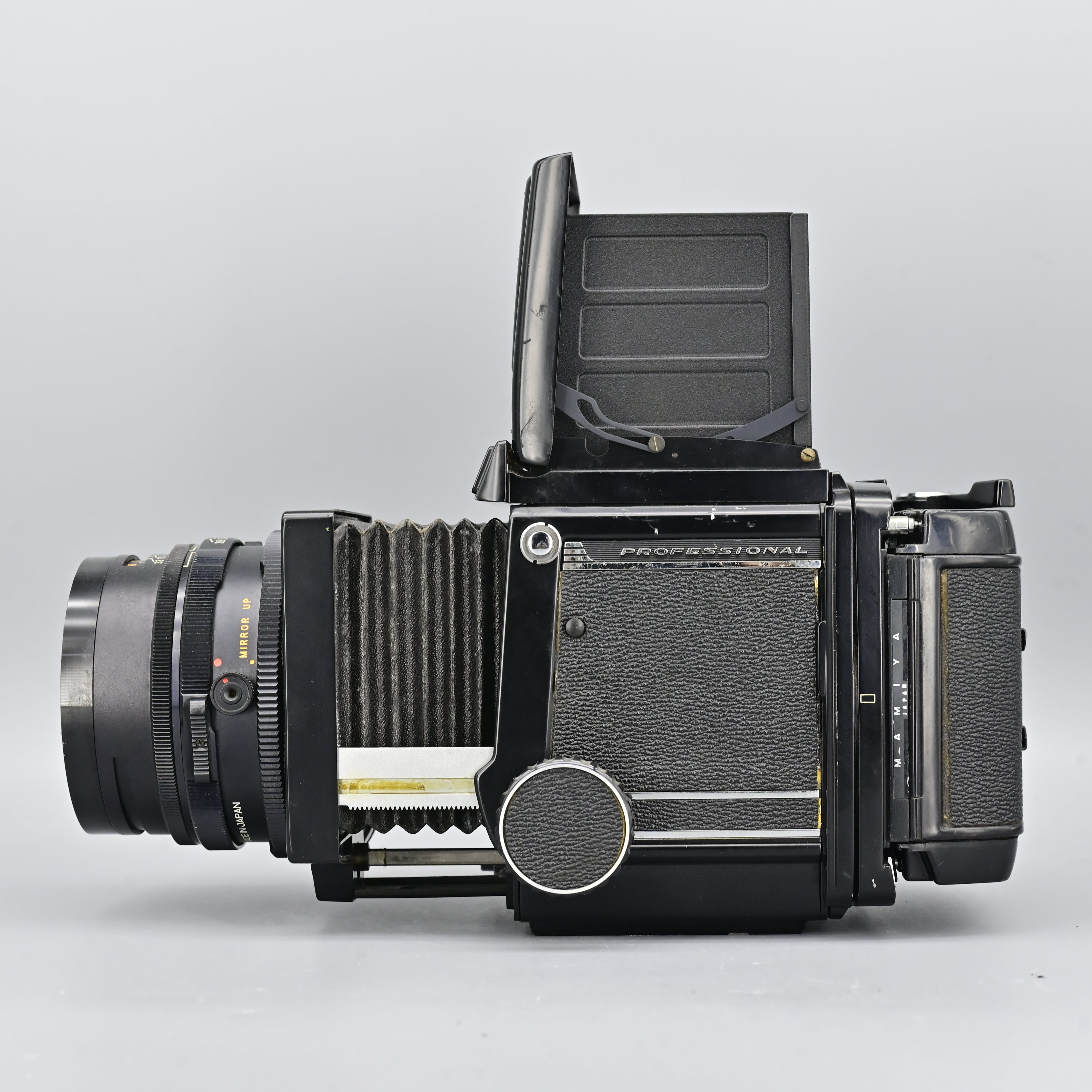Mamiya RB67 Pro + Sekor C 127mm F3.8 Lens. – SHOWA Mamiya RB67 Pro + Sekor C 127mm F3.8 Lens. – SHOWA