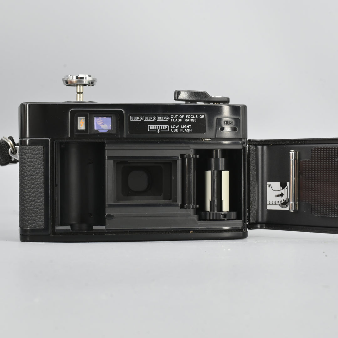 Minolta Hi-Matic AF2 (With Case).