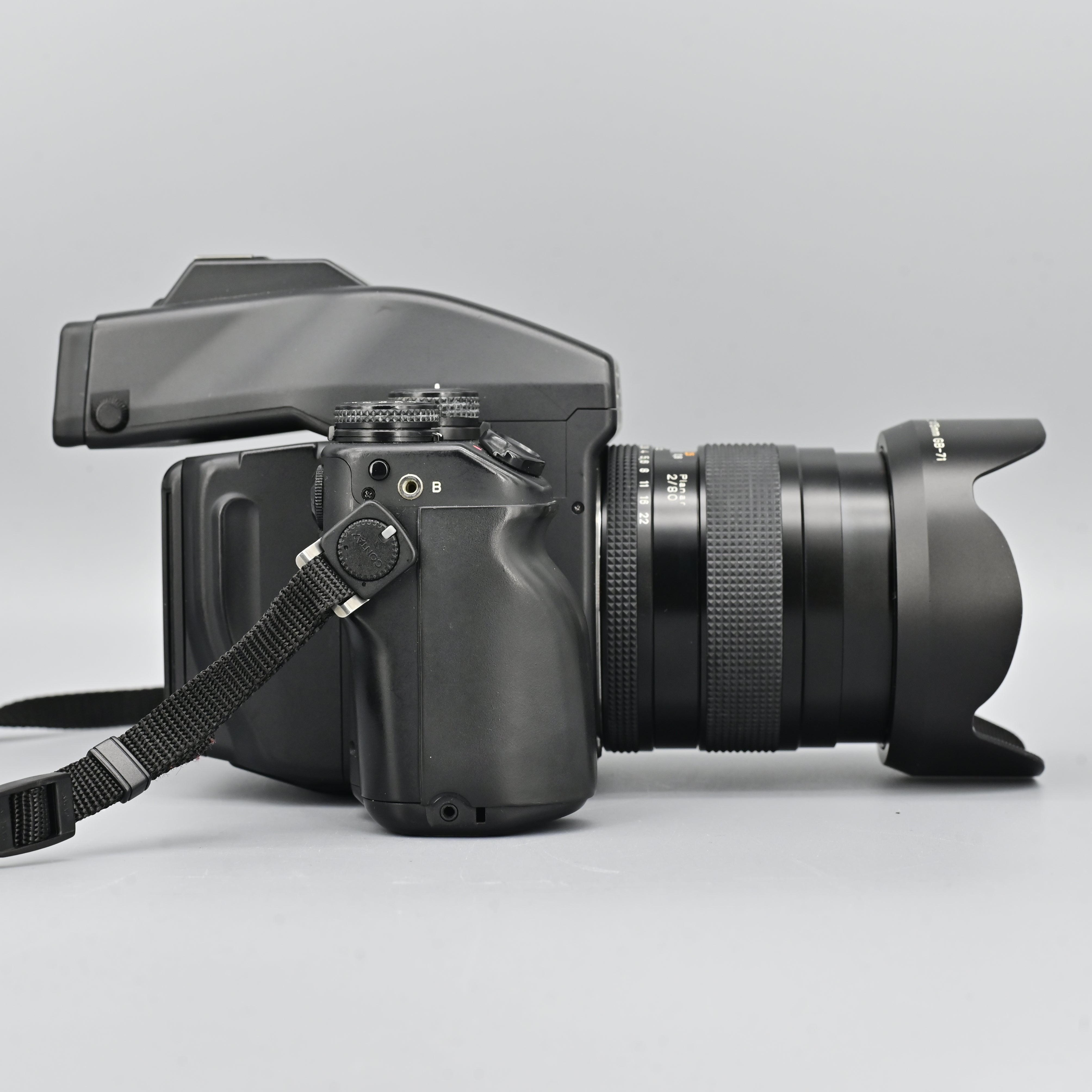 Contax 645 + Carl Zeiss T* Planar 80mm F2 Lens. – SHOWA