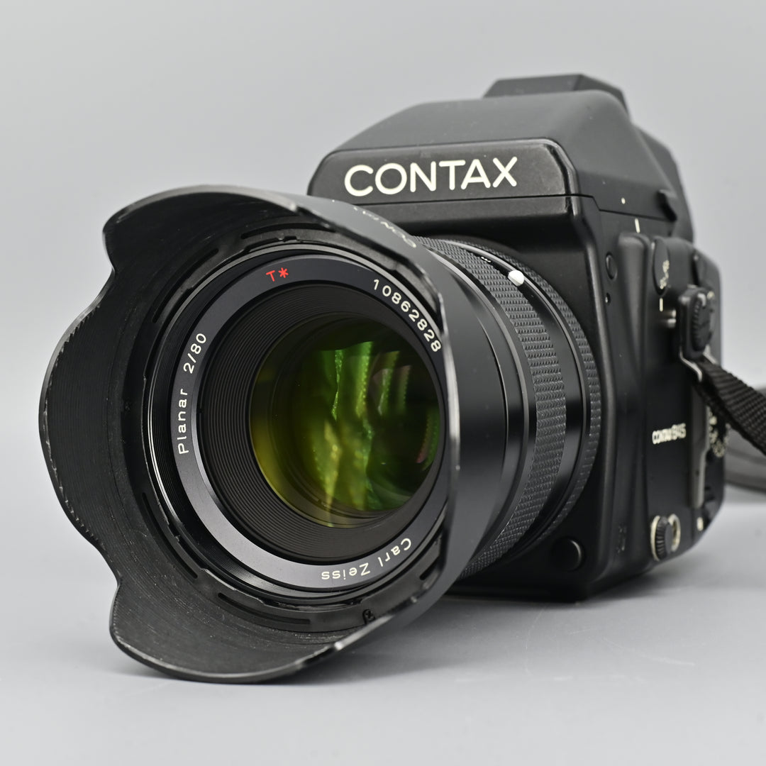 Contax 645 + Carl Zeiss T* Planar 80mm F2 Lens.