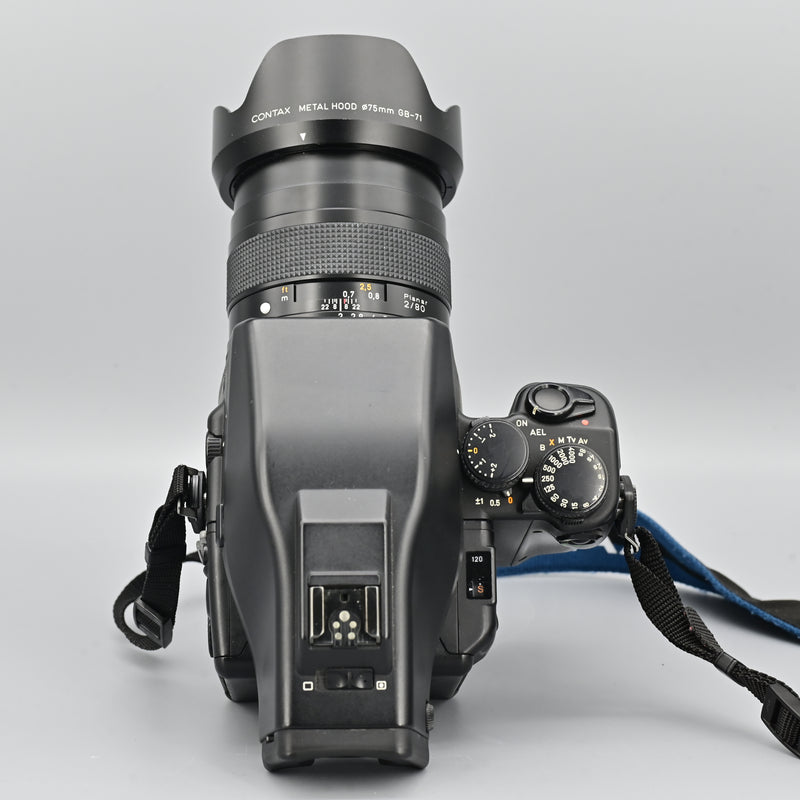 Contax 645 + Carl Zeiss T* Planar 80mm F2 Lens.