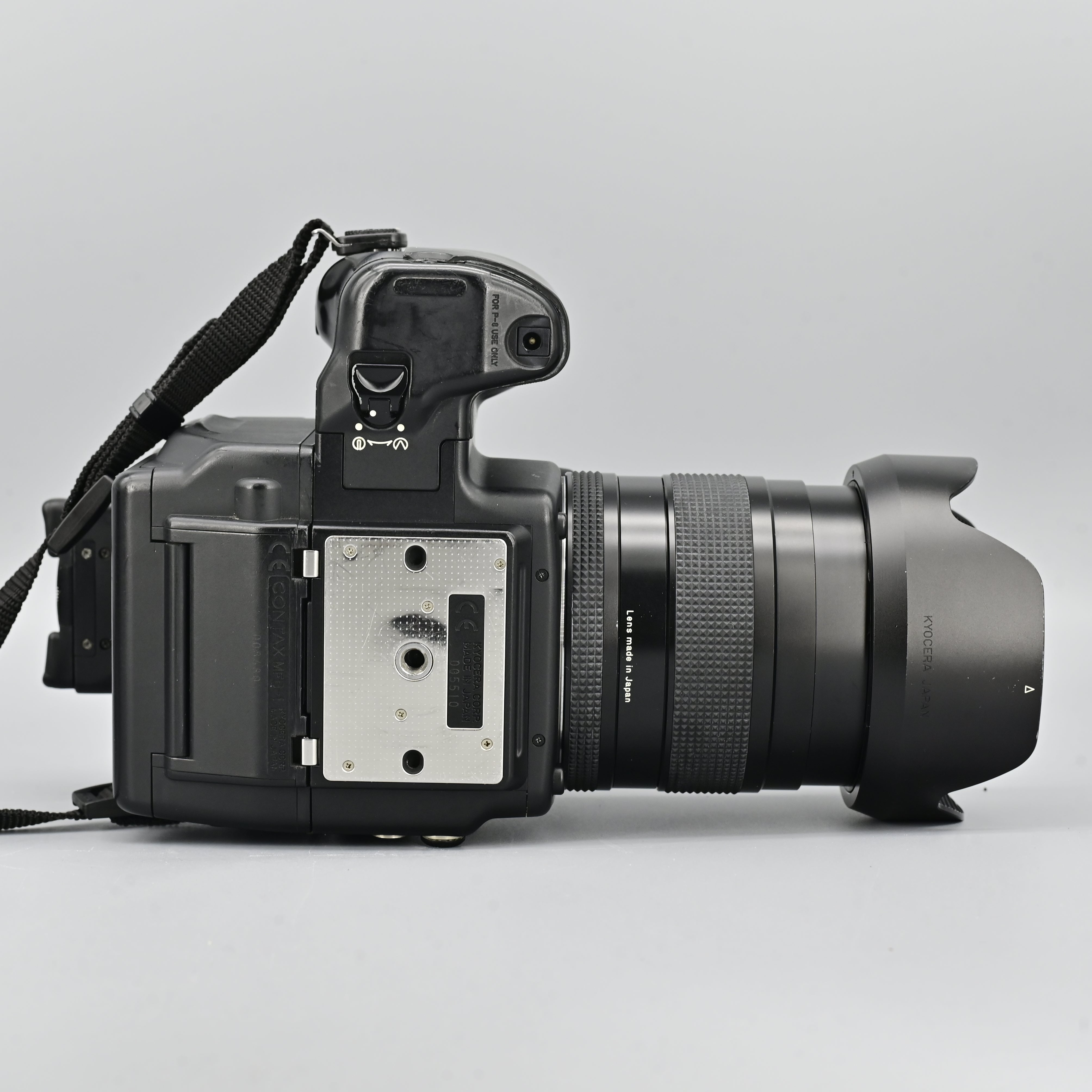 Contax 645 + Carl Zeiss T* Planar 80mm F2 Lens. – SHOWA